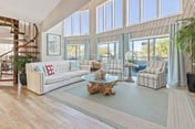 Gorgeous beach style home minutes from beach!