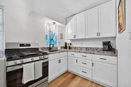 Vintage Florida Pet-Friendly Retreat - Image 2