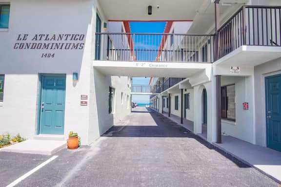 Totally Beachin' - Oceanfront Boutique Condo - Image 3